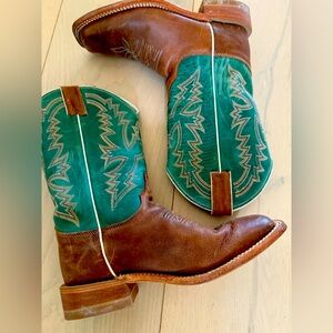 Ladies size 8, Justin boots